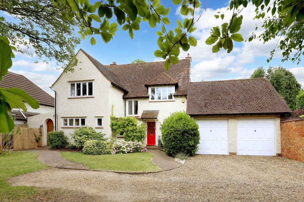 6 bed detached house for saleGregories Road, Beaconsfield, Buckinghamshire HP9