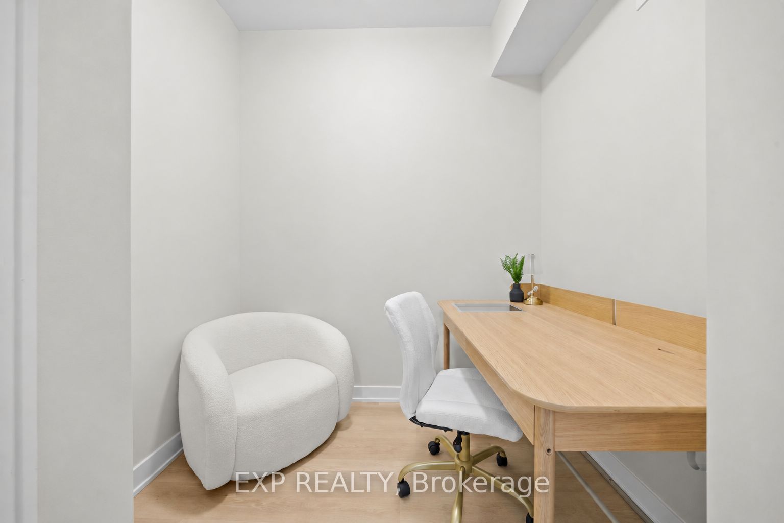 Additional image 3 of 303-3600 Brian Coburn Boulevard, Ottawa, ON, K4A 5T8