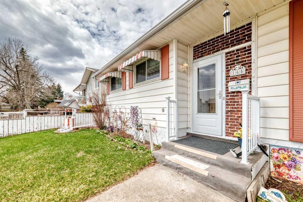 Additional image 3 of 165 Marbrooke Circle NE, Calgary, AB, T2A 2W4