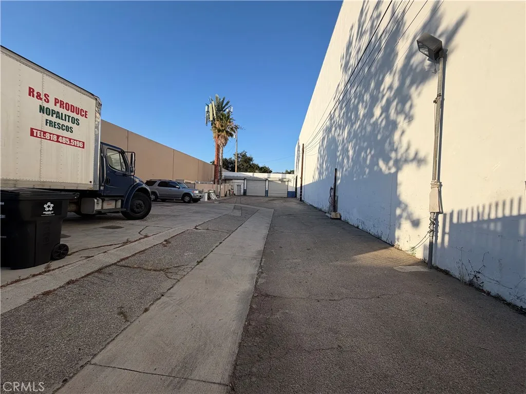 1423 Truman St, San Fernando, CA 91340