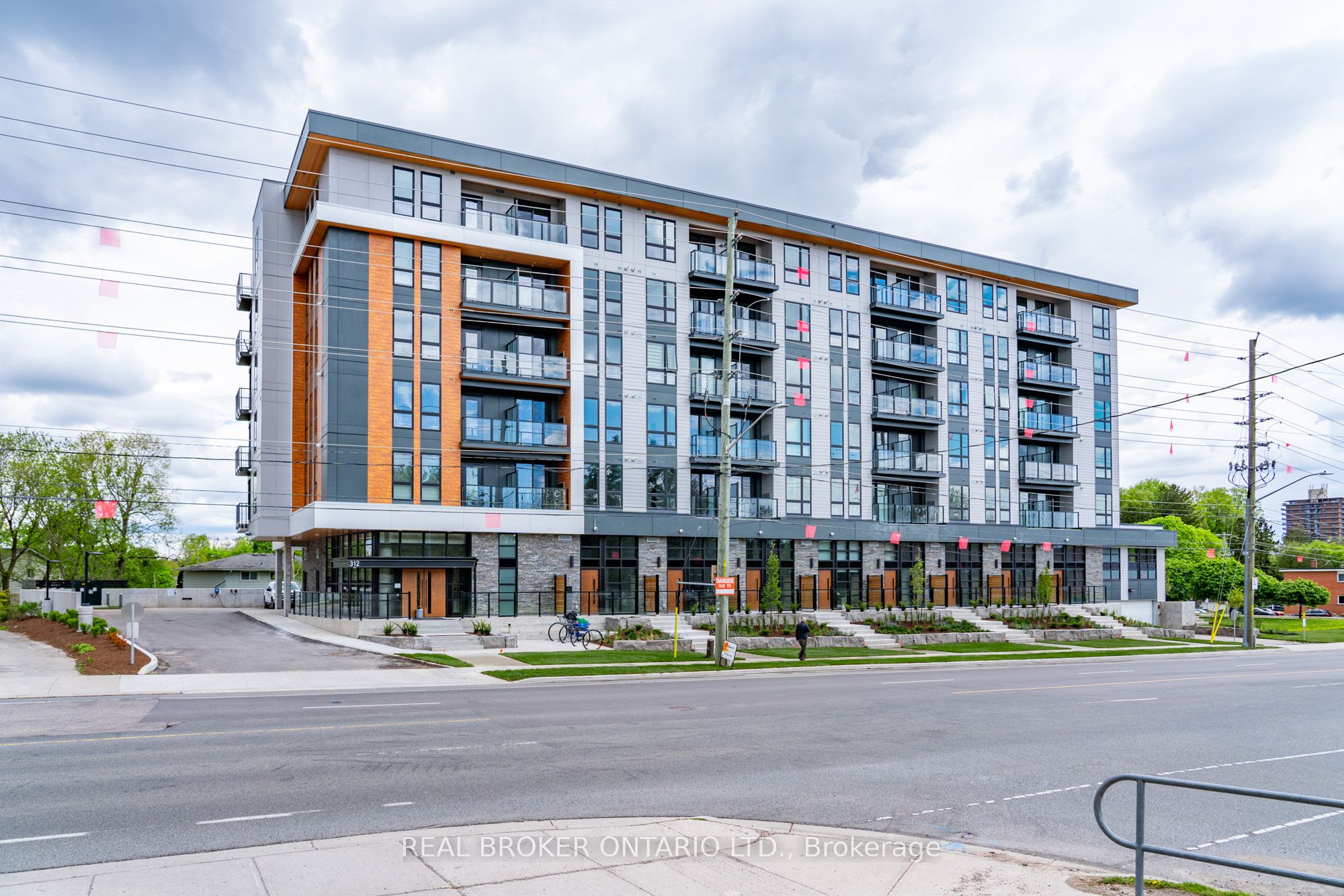 Additional image 6 of 310-312 Erb Street W, Waterloo, ON, N2L 1W3