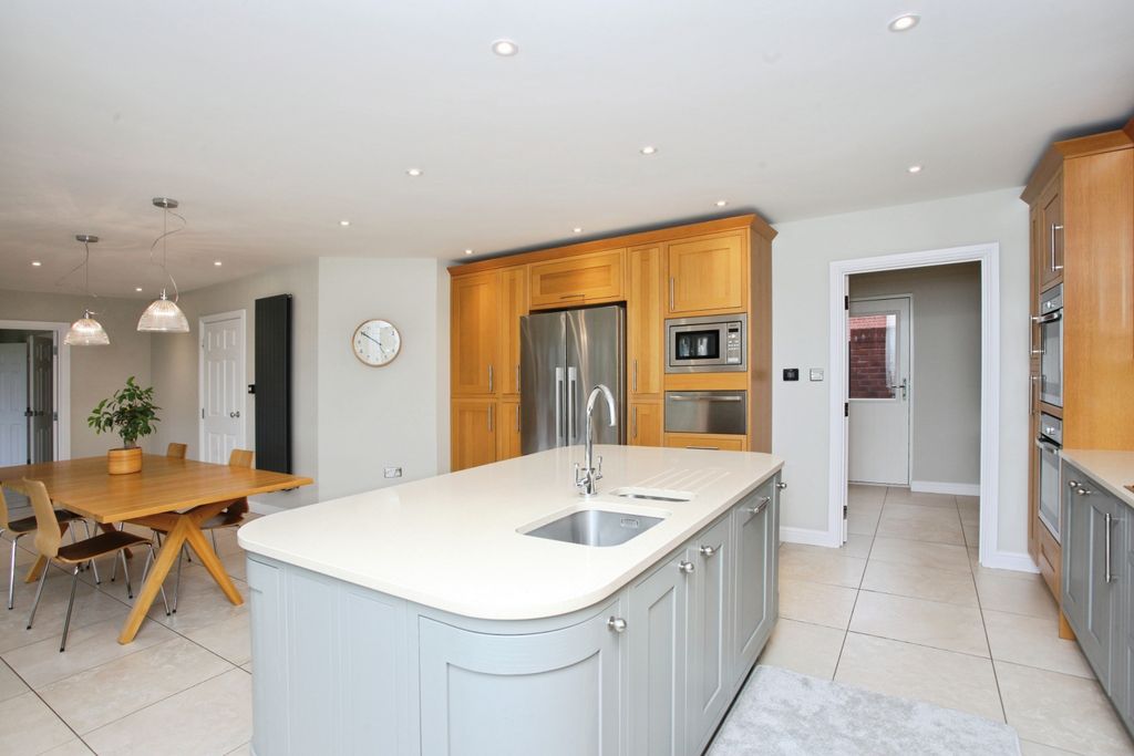 Additional image 14 of 5 bed detached house for saleMons Close, Newport NP20