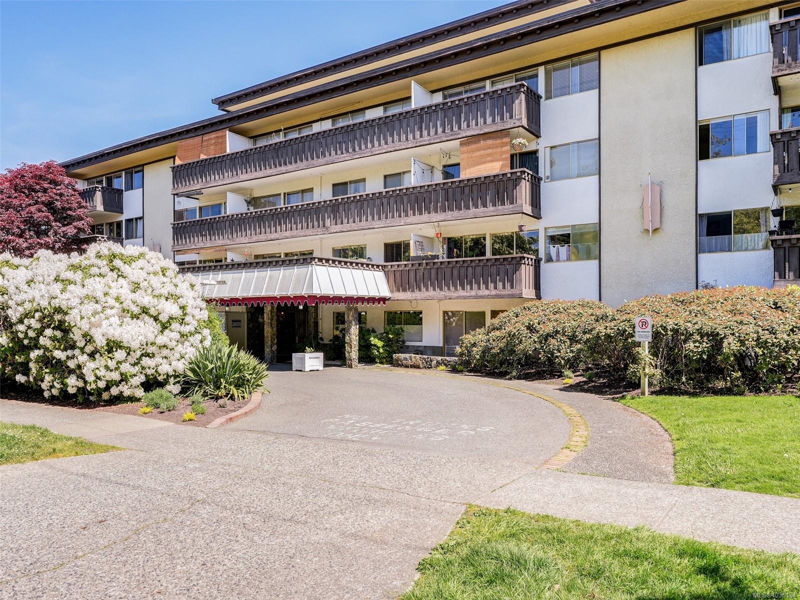 111-964 Heywood Avenue, Victoria, BC, V8V 2Y5