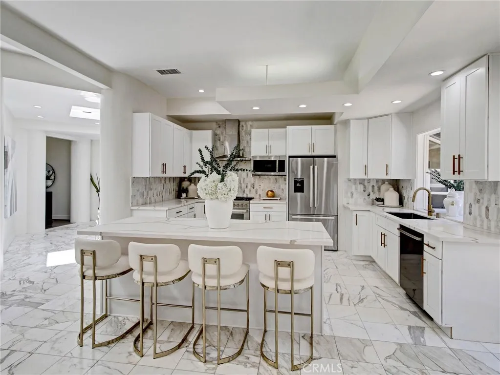 Additional image 35 of 4557 Don Timoteo Drive, Los Angeles, CA 90008
