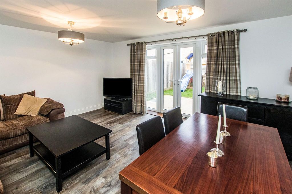 Additional image 4 of 4 bed town house to rentLangton Walk, Stamford PE9