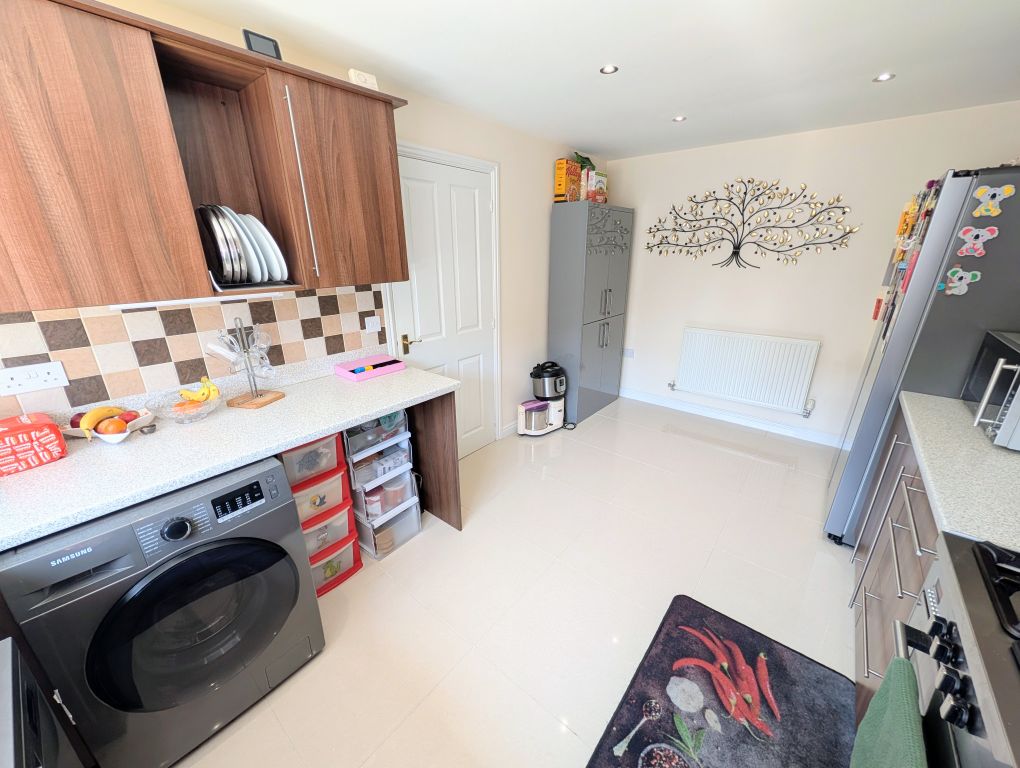 Additional image 3 of 4 bed semi-detached house to rentCefn Adda Close, Newport NP20