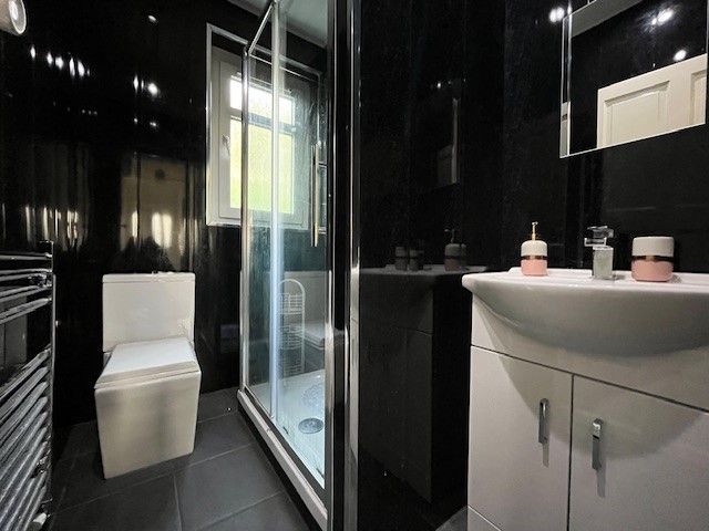 Additional image 10 of 2 bed flat to rentRose Street, Greenock PA16