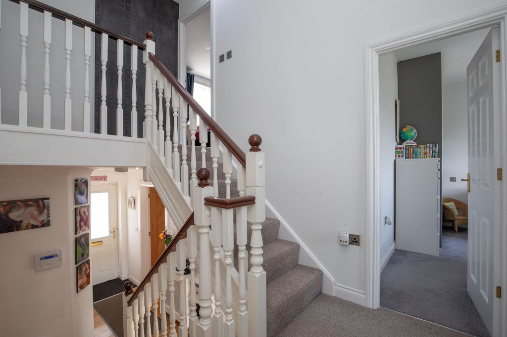 Additional image 19 of 3 bed detached house for saleAfal Sur, Barry CF63