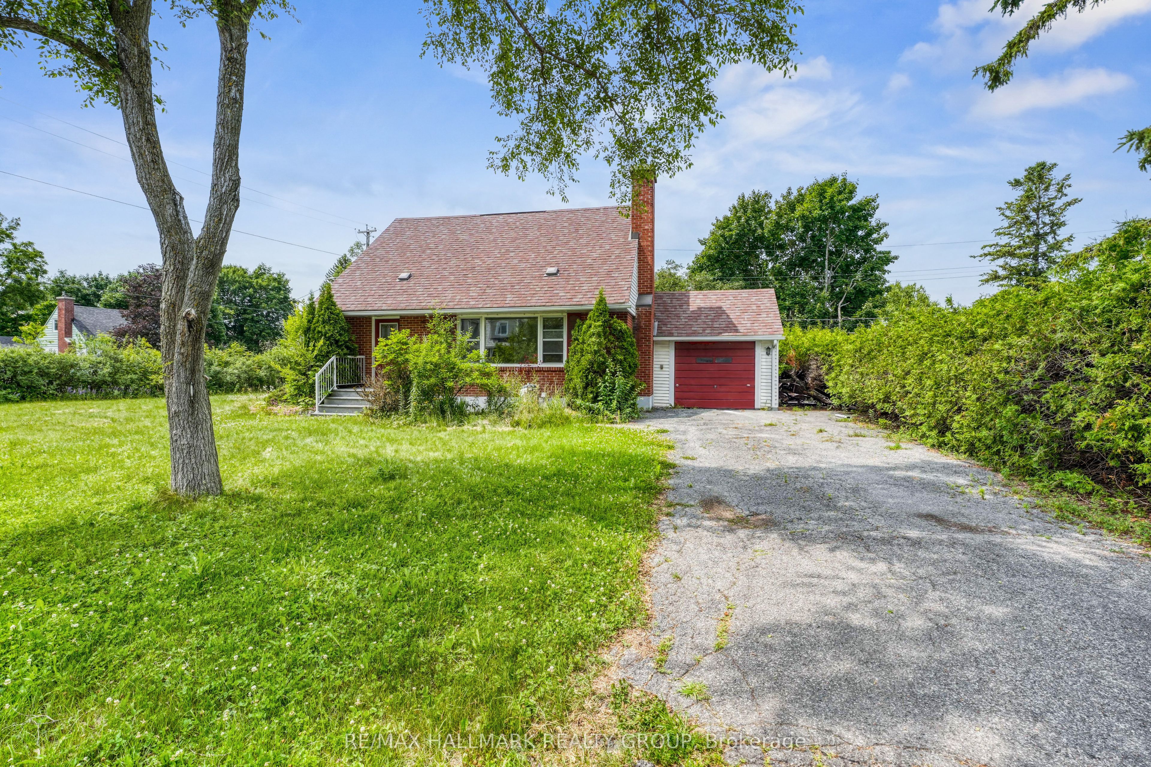 223 Sanford Avenue, Ottawa, ON, K2C 0G1
