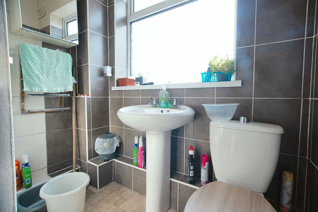 Additional image 12 of 2 bed flat for saleKing Street, Cottingham HU16