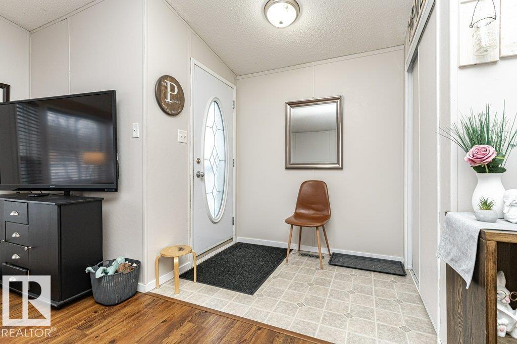 Additional image 3 of 1637 68 Avenue NW, Edmonton, AB, T6P0A4