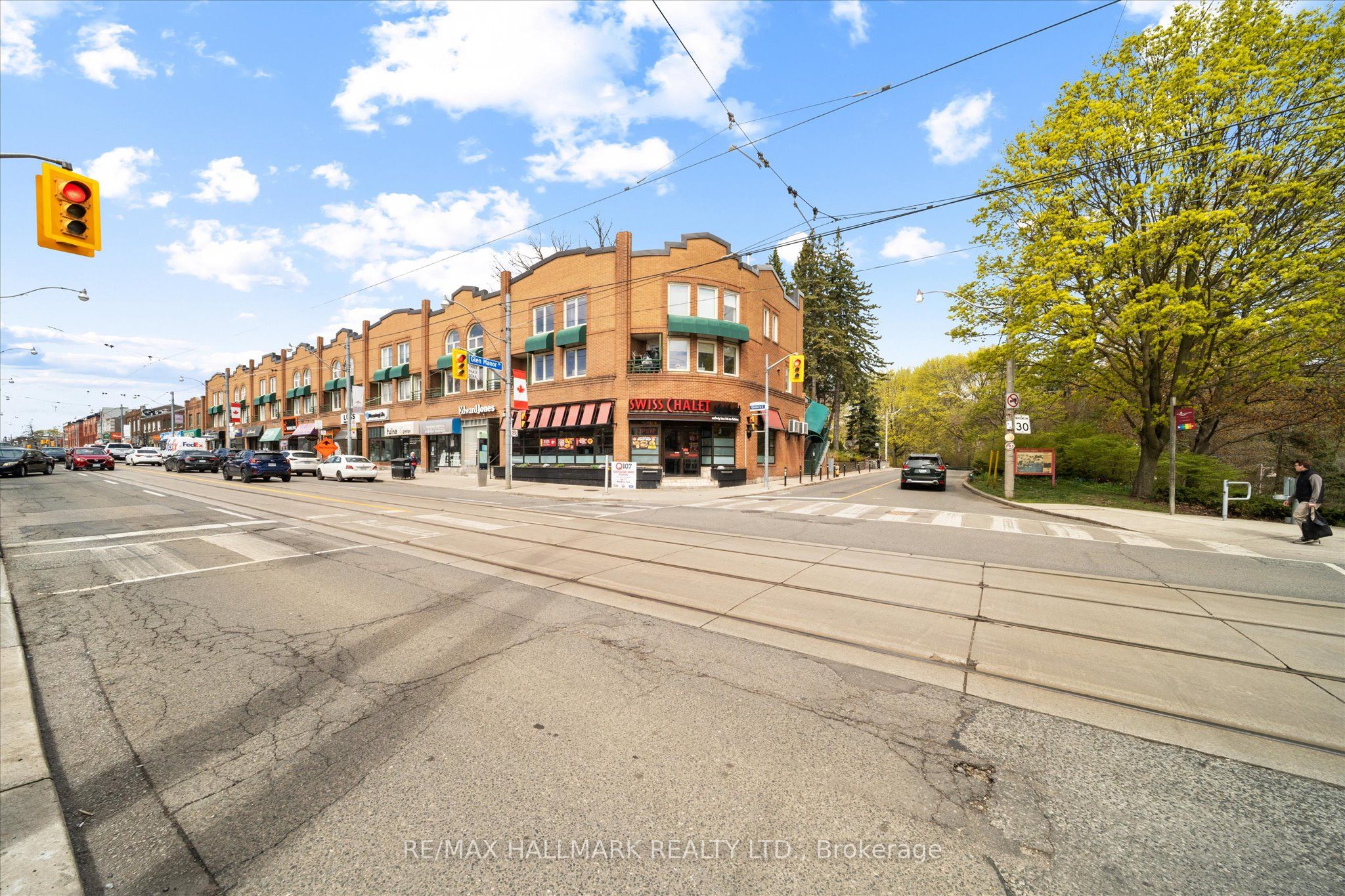 1-122 Glen Manor Drive, Toronto, ON, M4E 2X6