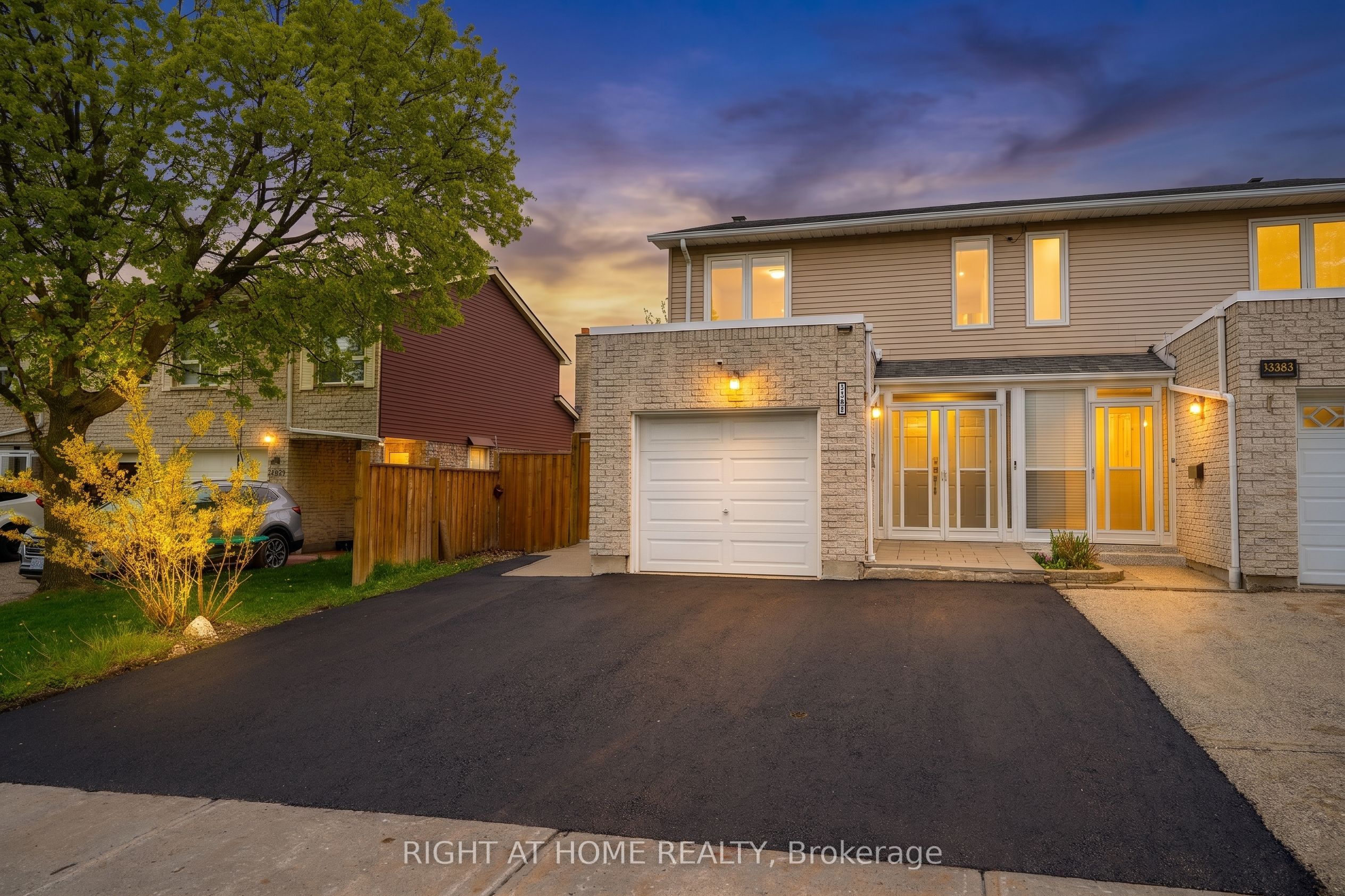 3305 Burdock Place, Mississauga, ON, L5A 4B7