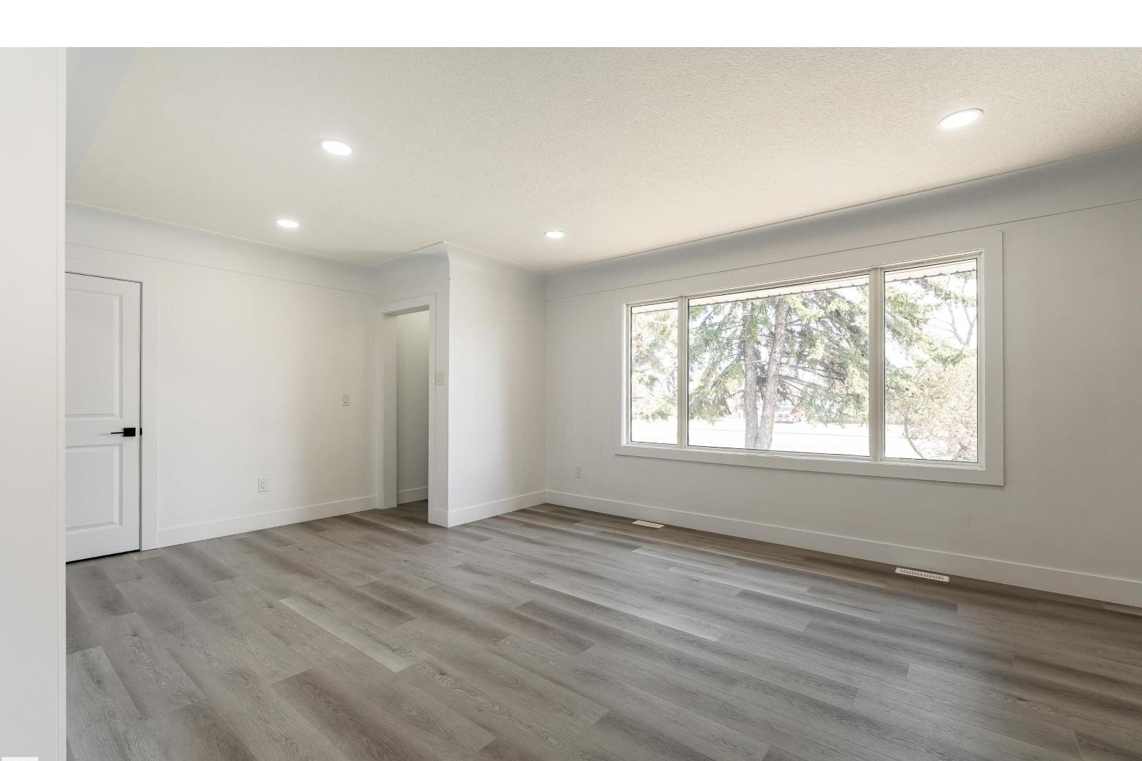 Additional image 8 of 11844 St Albert Trail NW, Edmonton, AB, T5L4G4