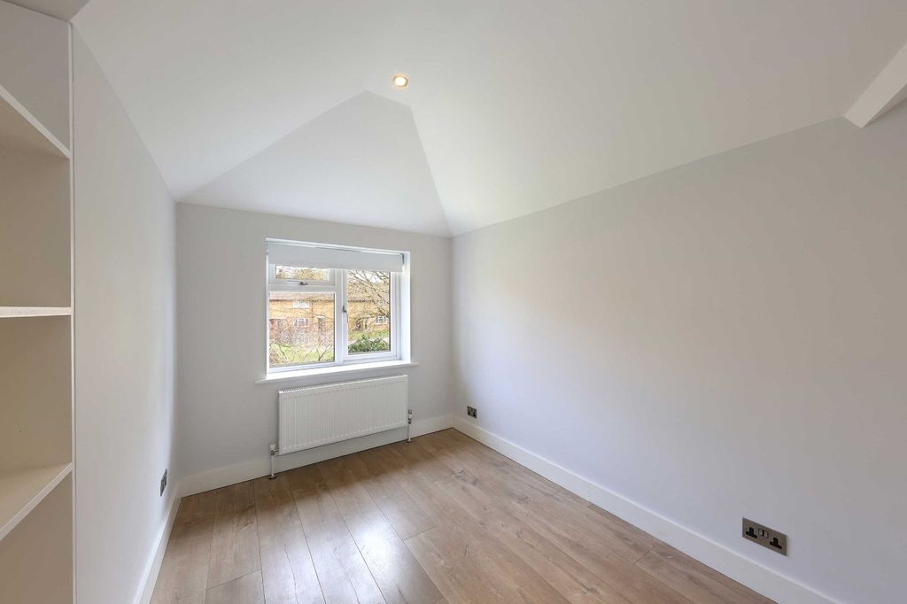 Additional image 11 of 3 bed semi-detached house for saleHorseshoe Crescent, Beaconsfield, Buckinghamshire HP9