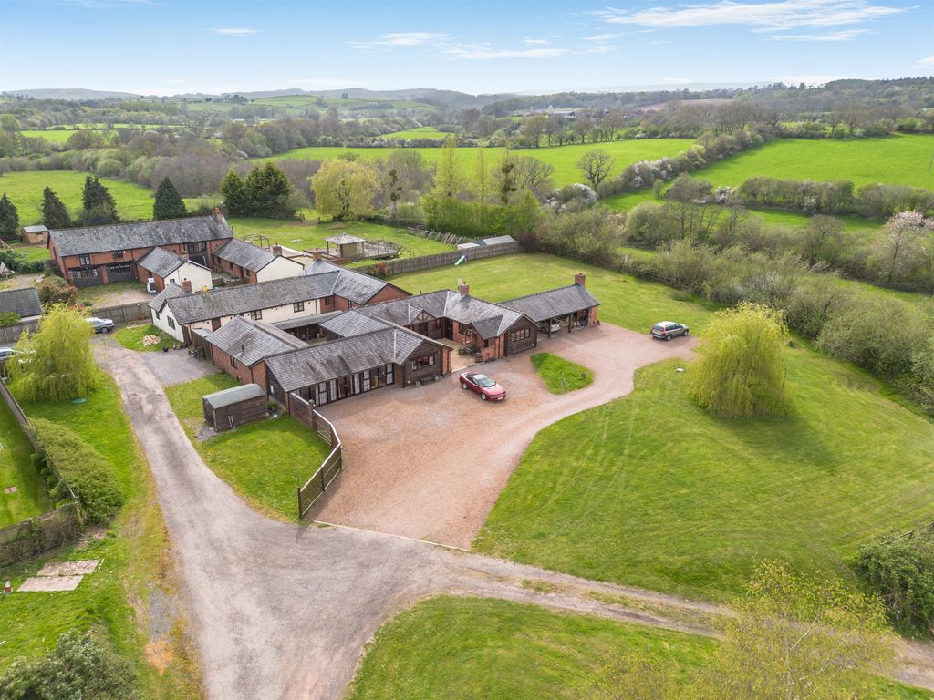 8 bed bungalow for saleLlandenny, Usk, Monmouthshire NP15