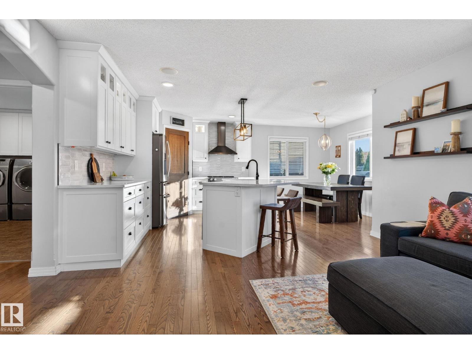 Additional image 6 of 5112 206 Street NW, Edmonton, AB, T6M0C5