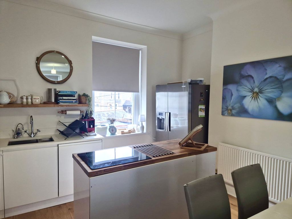 Additional image 2 of 3 bed flat to rentBradenham Place, Penarth CF64