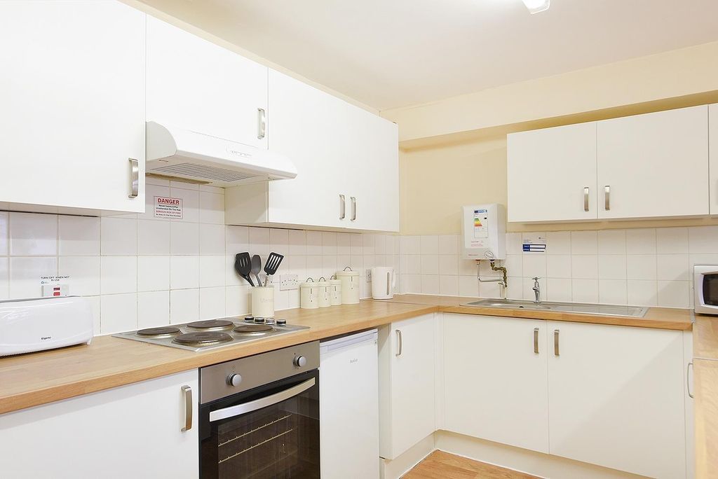 1 bed flat to rentVicarage Hill, Wrexham LL13 photo 4