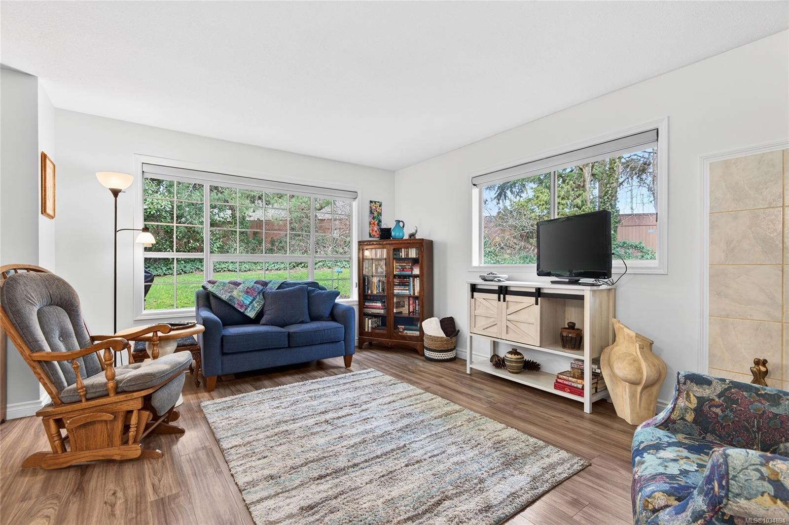 Additional image 3 of 8-2200 Manor Drive, Comox, BC, V9M 1C5