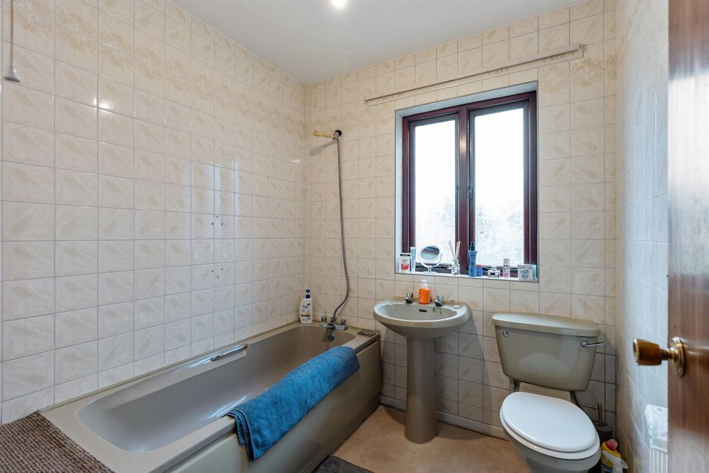 Additional image 11 of 2 bed property for sale10 Oakland Grove, Ballynahinch BT24