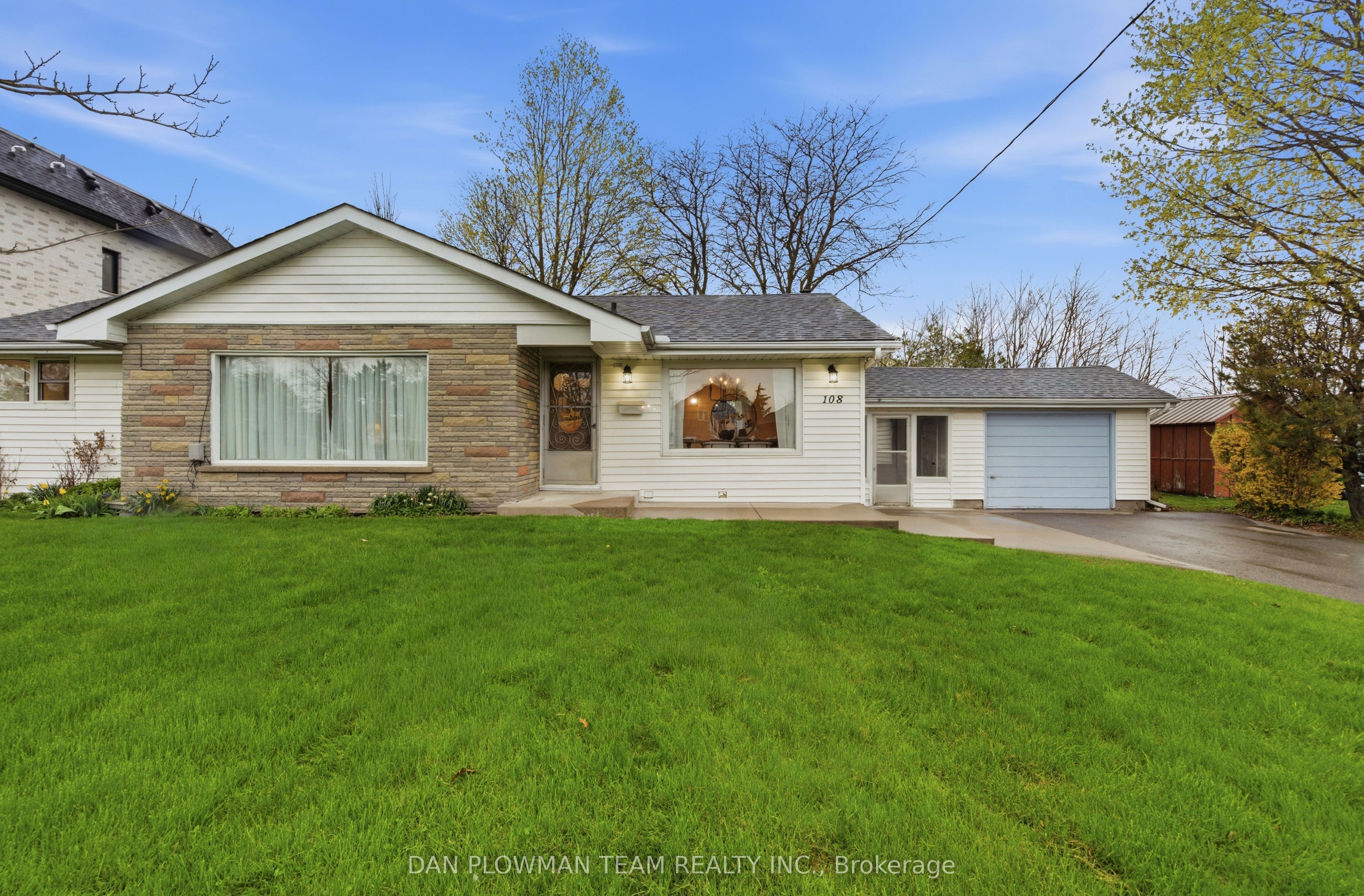 108 Powell Road, Whitby, ON, L1N 2H3