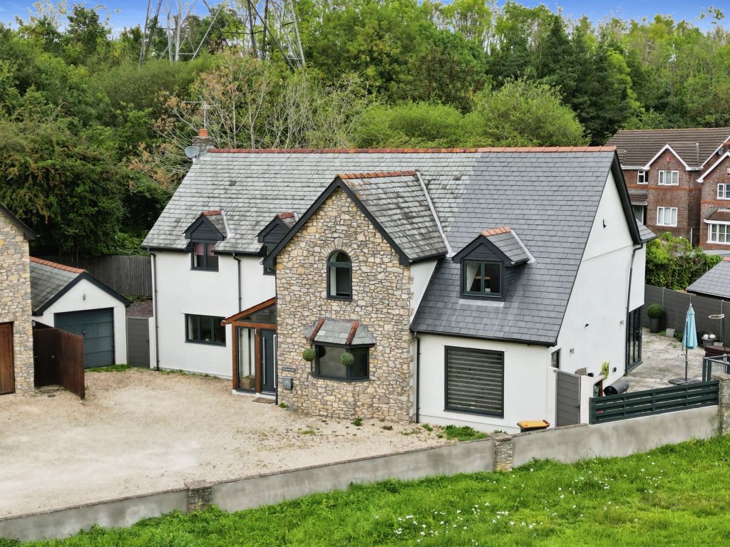 4 bed property to rentBlacksmiths Way, Newport NP10