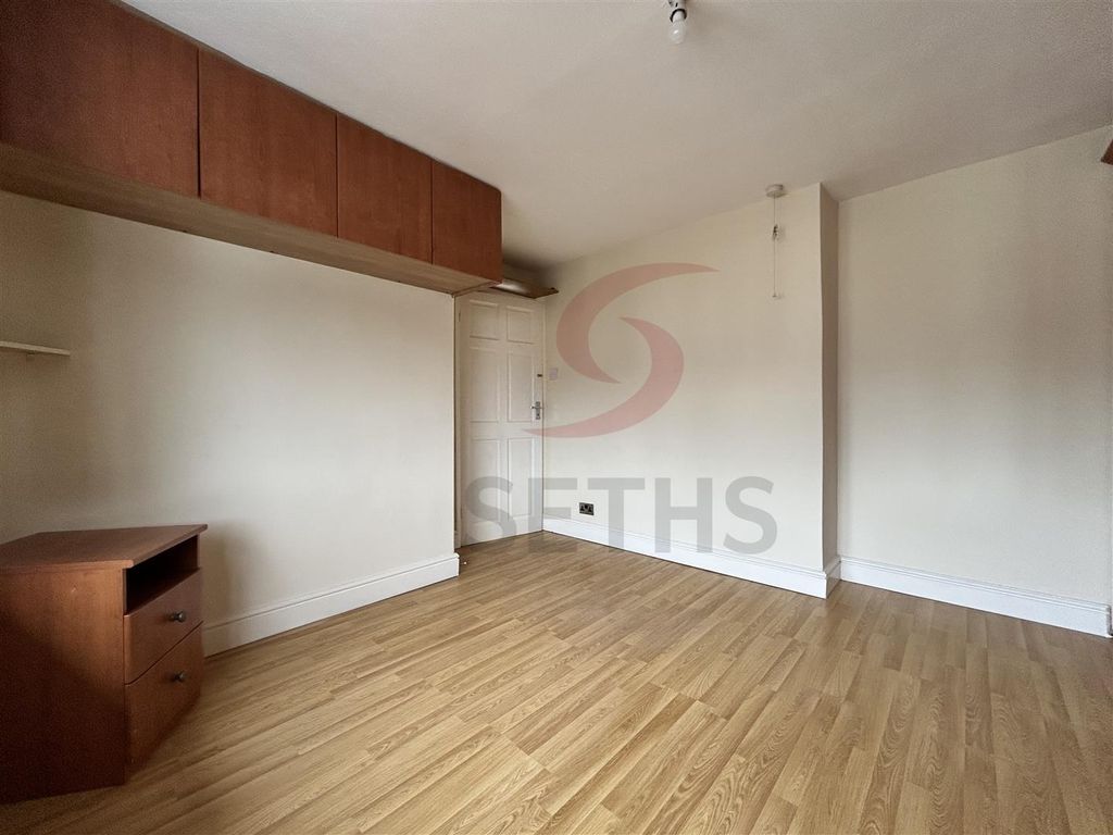 Additional image 14 of 3 bed semi-detached house to rentFerndale Road, Thurmaston, Leicester LE4
