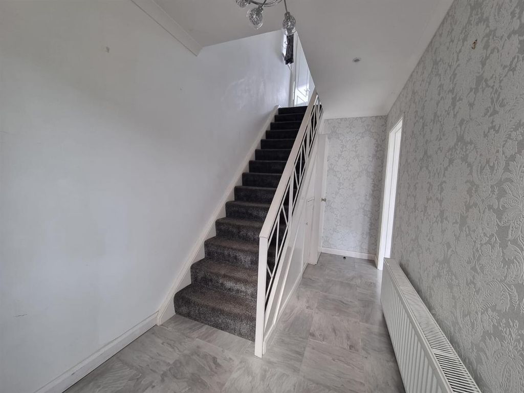 Additional image 2 of 3 bed semi-detached house to rentKerry Pit Way, Kirk Ella HU10