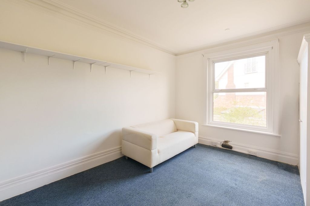 Additional image 9 of 6 bed flat to rentWilbury Crescent, Hove BN3