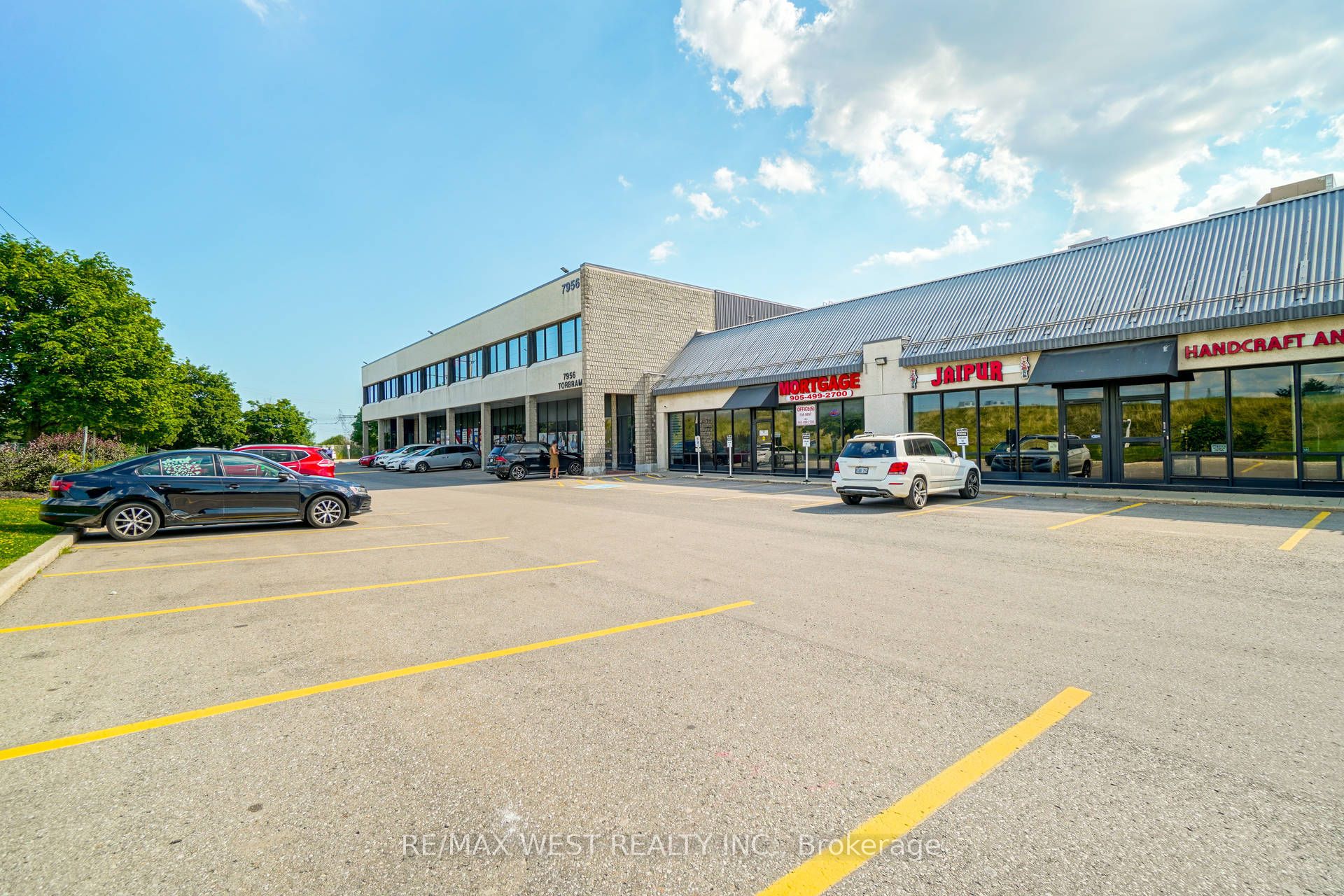 Additional image 5 of 20 (4)-7956 Torbram Road, Brampton, ON, L6T 5A2