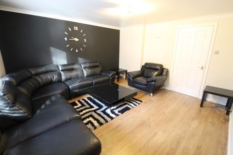 Claremont Street, First Floor AB10