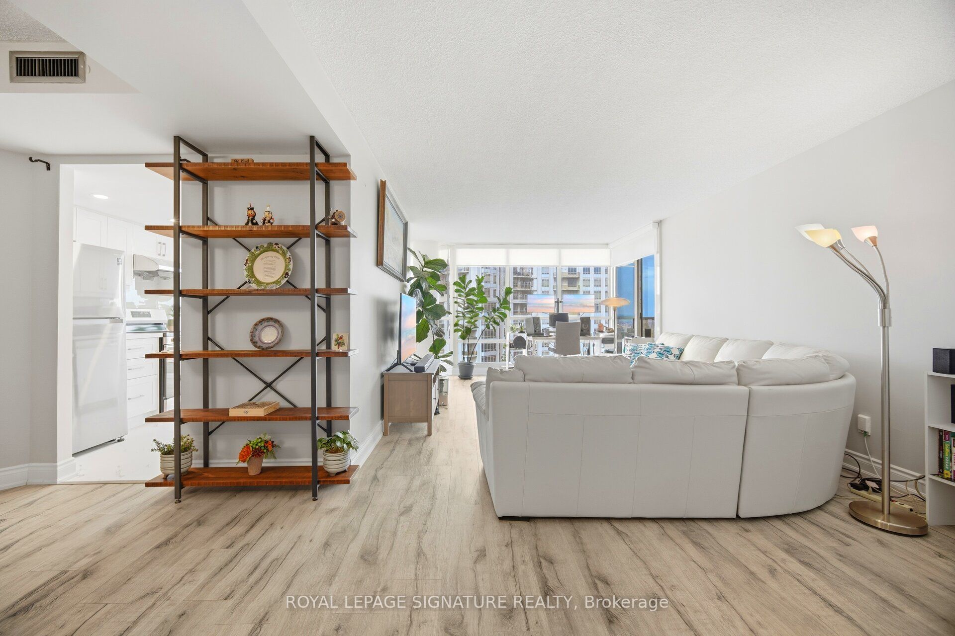 Additional image 5 of 3208-45 Kingsbridge Garden Circle, Mississauga, ON, L5R 3K4