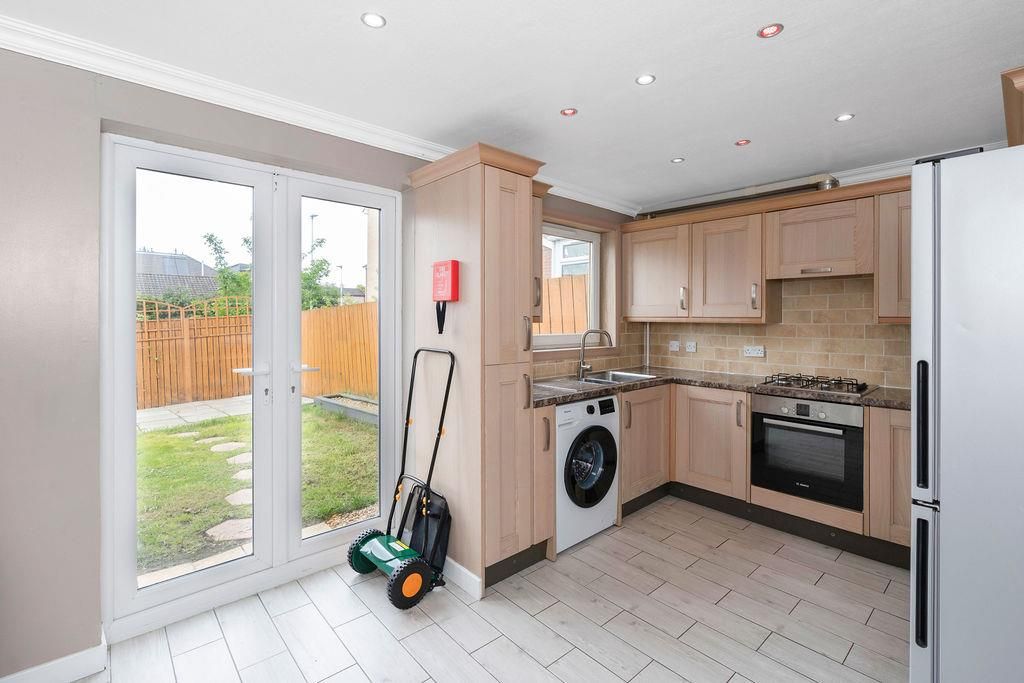 Additional image 6 of 3 bed semi-detached house to rentEast Kilngate Rigg, Edinburgh EH17