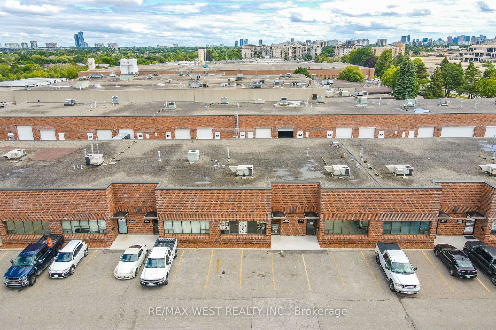 8-116 Viceroy Road, Vaughan, ON, L4K 2M1