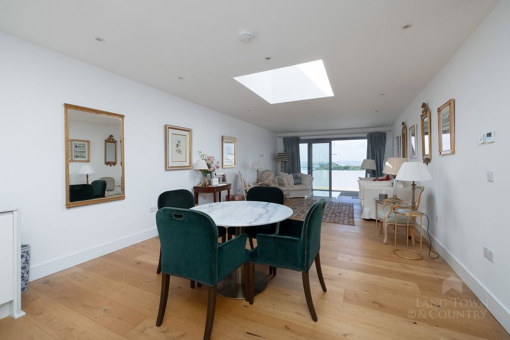 Additional image 7 of 3 bed penthouse for saleLeeward House, Discovery Road, Plymouth PL1