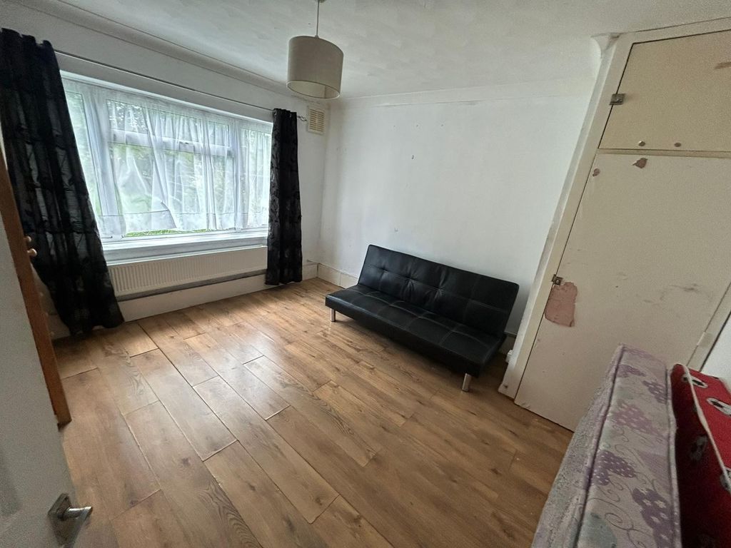Additional image 4 of 2 bed flat for saleLime Grove, Neath SA11
