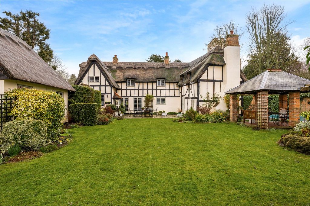 5 bed detached house for saleChurch Road, Barton-Le-Clay, Bedford, Bedfordshire MK45