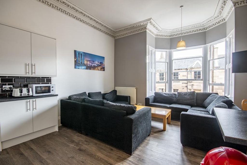 Additional image 3 of 7 bed shared accommodation to rentBernard Terrace, Edinburgh EH8