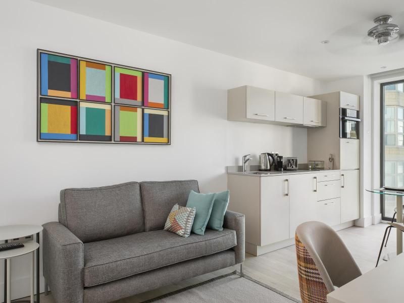Studio to rentQueen Square, Brighton BN1 photo 2