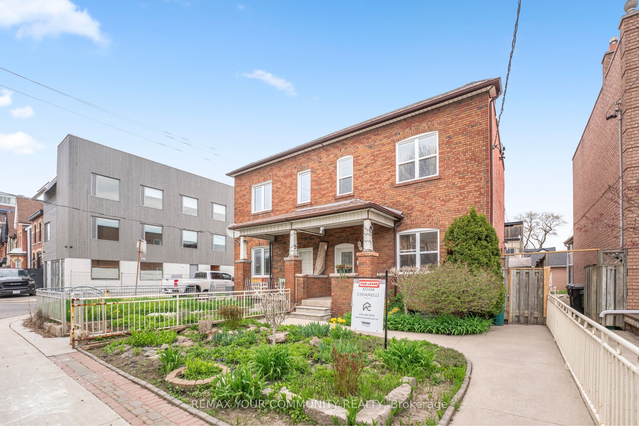 Upper-151 Dovercourt Road, Toronto, ON, M6J 3C5