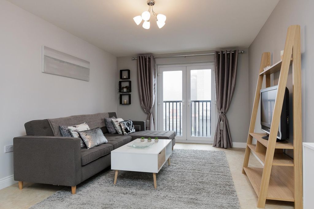 2 bed flat to rentKenyon Court, Kenyon Lane, Manchester M40