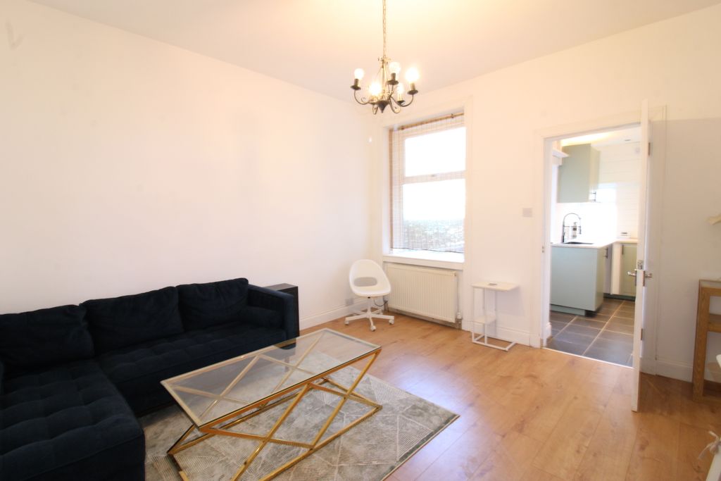 1 bed flat to rentMain Road, Beith KA14 photo 2