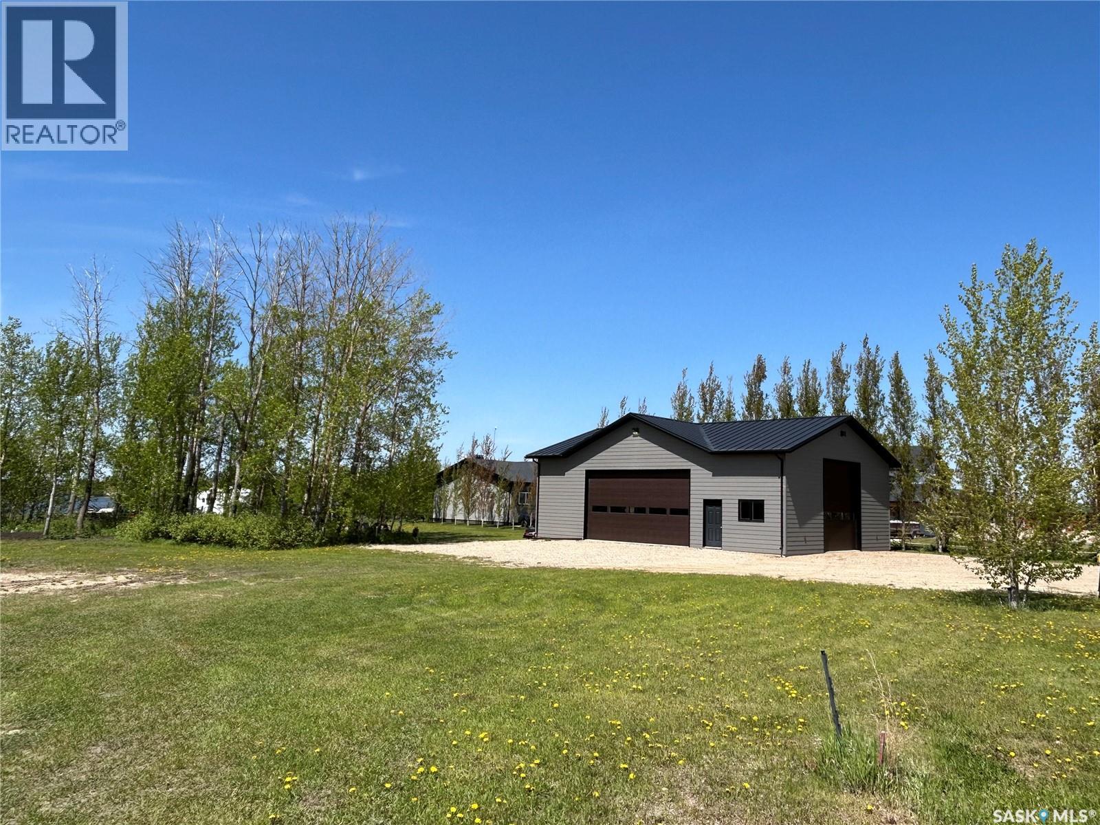 39 Pape DRIVE