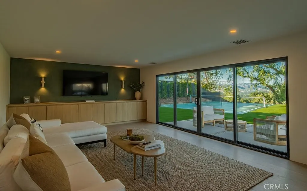 Additional image 127 of 24245 Hatteras St, Woodland Hills, CA 91367