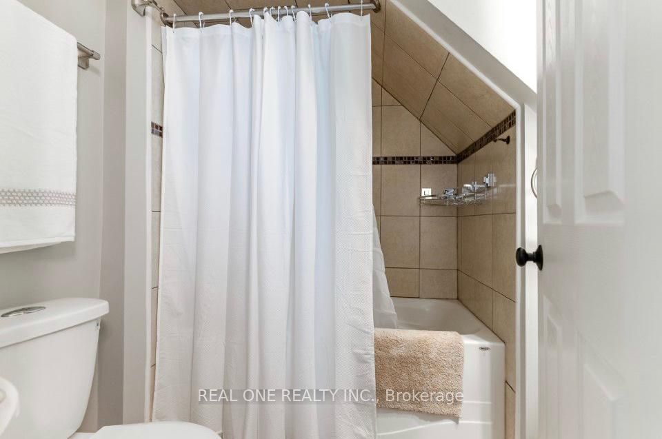 Additional image 5 of Room 1-118 Queen Street S, Hamilton, ON, L8P 3S1