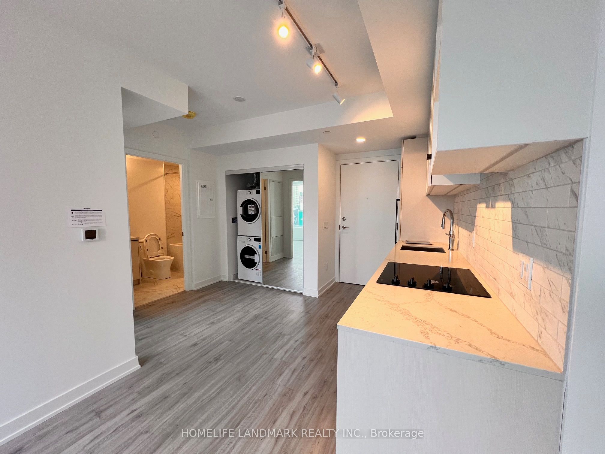 2016-252 Church Street, Toronto, ON, M5B 0E6