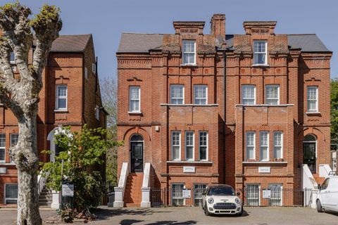 Hermon Hill, Wanstead E11