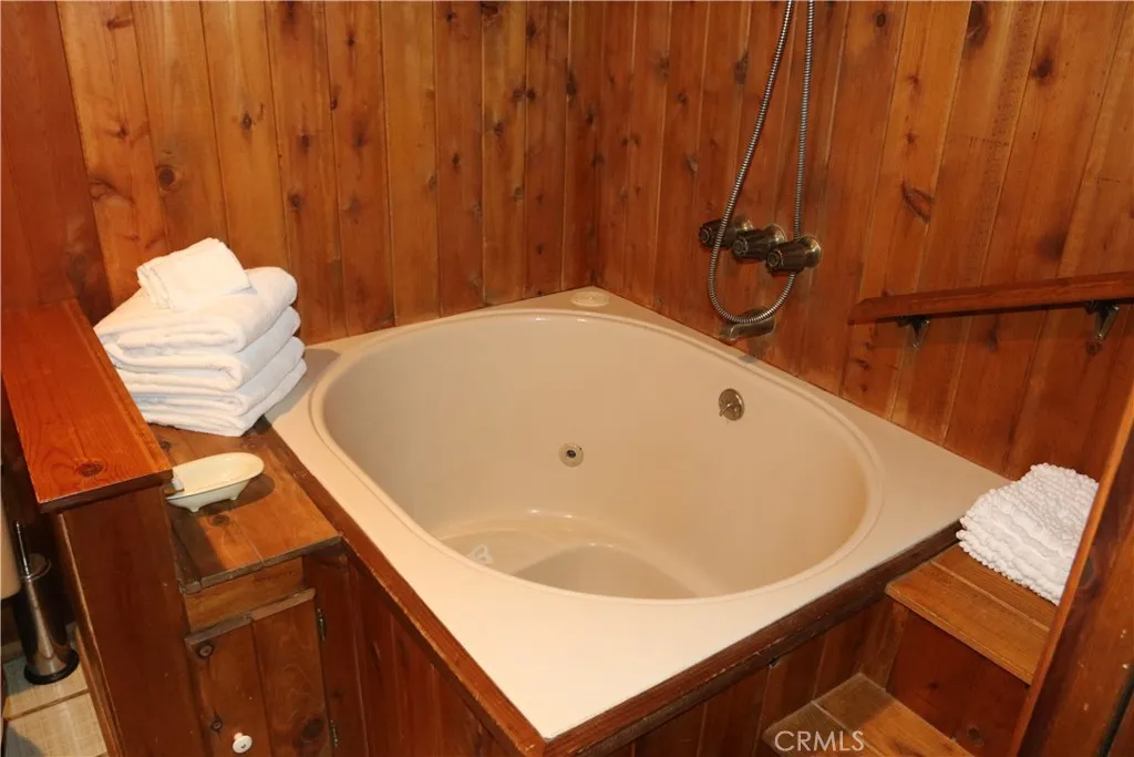 Additional image 10 of 400 Shakespeare Ln, Big Bear City, CA 92314