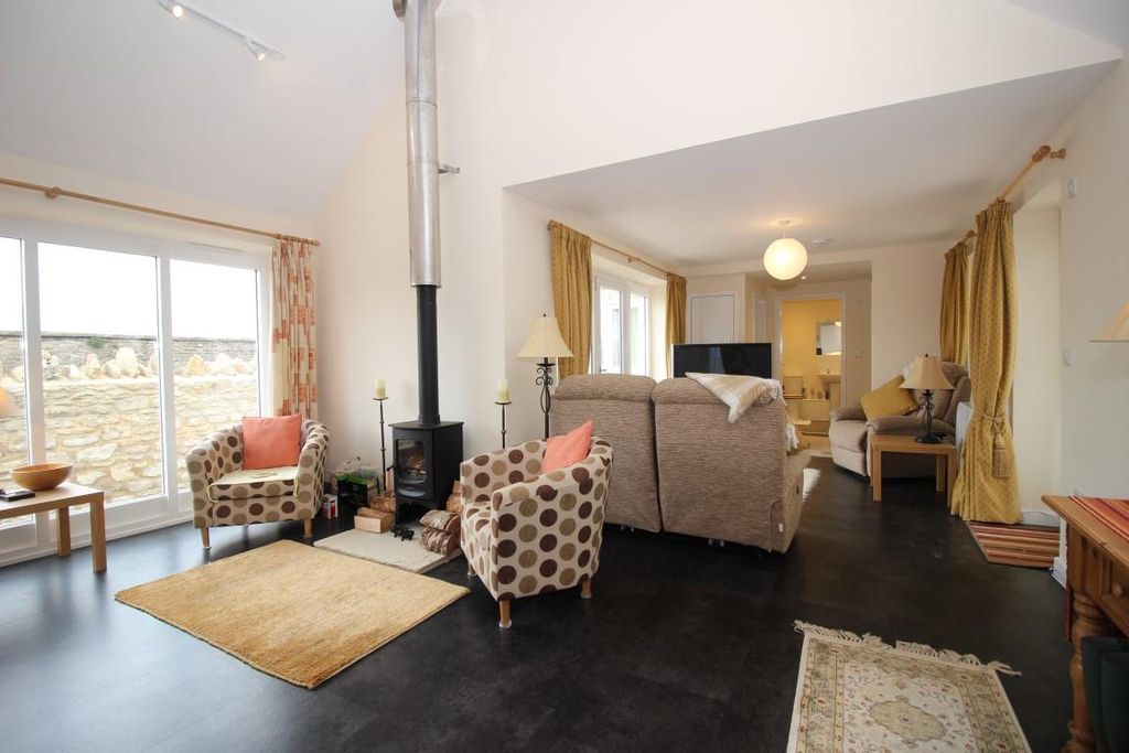 Additional image 4 of 3 bed barn conversion to rentMonkton Farleigh, Bradford-On-Avon BA15